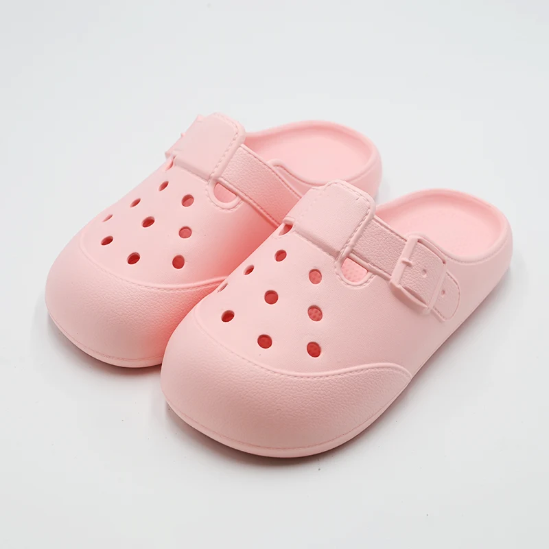 ফ্লিপ ফ্লপ বনাম স্লাইড: সঠিক গ্রীষ্মের পাদুকা নির্বাচন করা